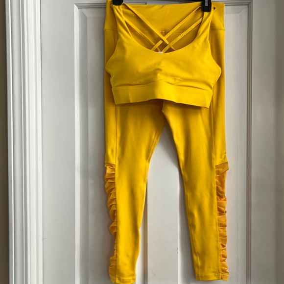 Zyia Active 2 Piece Set Daffodil Large - Picture 1 of 14